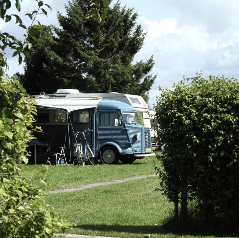 Campingplatz alter Bus