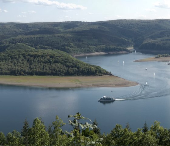 Die Radtour Eifel-Höhen-Route führt am Rursee-Ufer entlang, © Eifel Tourismus GmbH/P. Jacob