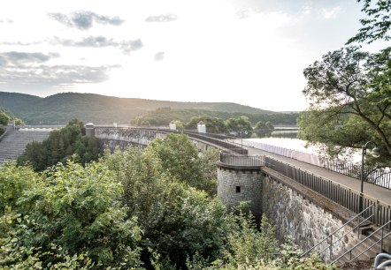 Blick auf die Staumauer der Urfttalsperre, © Eifel Tourismus GmbH, Dominik Ketz