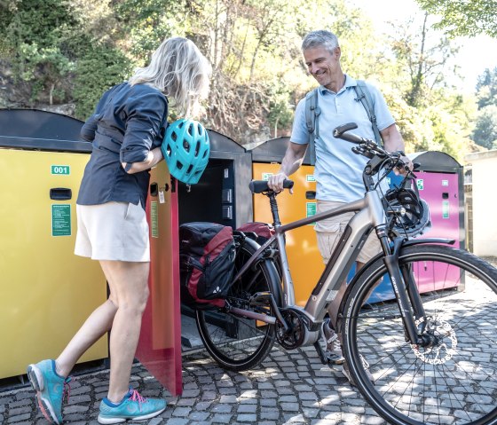 Heckenlandroute Fahrradboxen am Burgau Monschau, © Eifel Tourismus GmbH, Dennis Stratmann