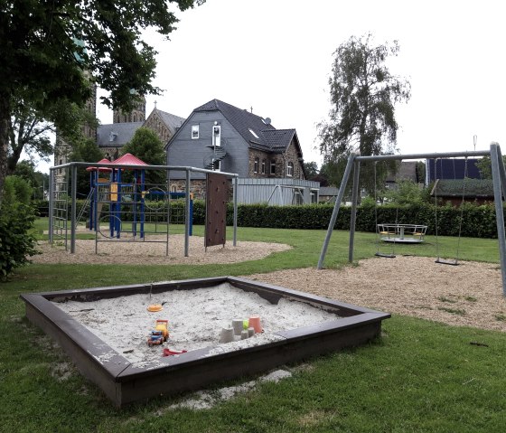 Spielplatz Clara Viebig - Park, © Monschau-Touristik GmbH, Barbara Frohnhoff