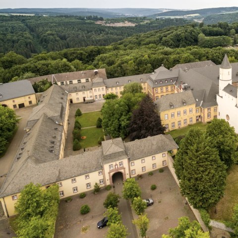 Luftansicht vom Kloster Steinfeld am Eifelsteig, © Eifel Tourismus/D. Ketz