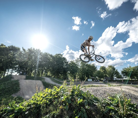 Mountainbike Stunt, © Dennis Stratmann