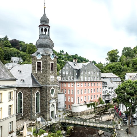 Altstadt Monschau mit Rotem Haus, © Eifel-Tourismus GmbH, Dominik Ketz