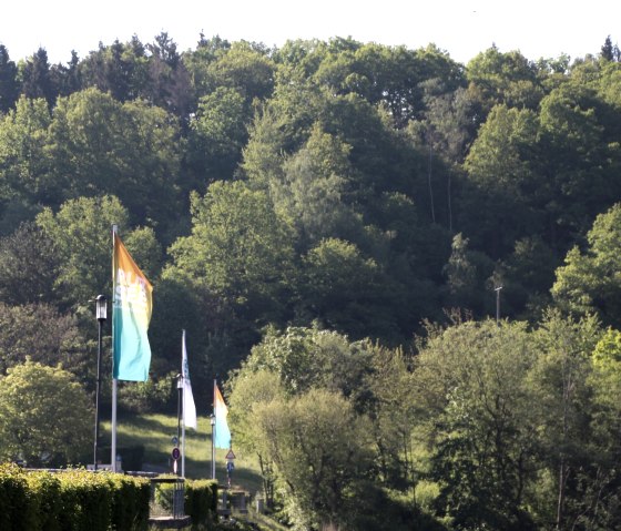 Vlaggen Eiserbachdamm, © Rursee-Touristik GmbH