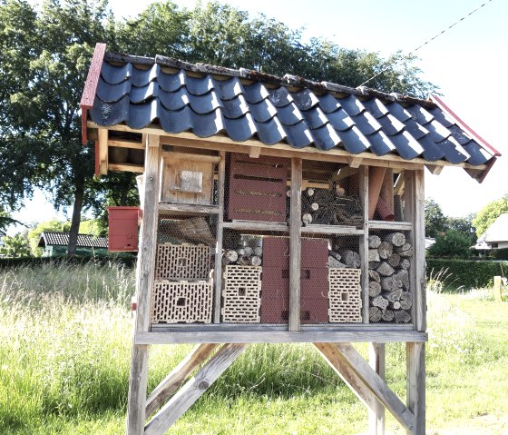 Insektenhotel am Dorfbiotop, © Monschau-Touristik