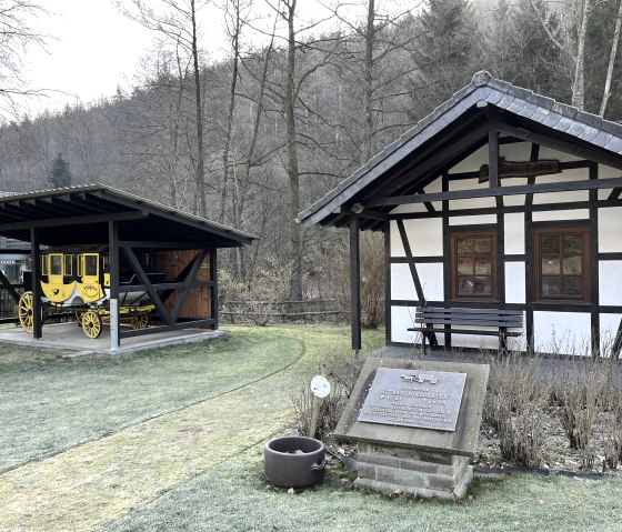 Postkoets naast "Dörpes Backes"., © Rursee-Touristik GmbH