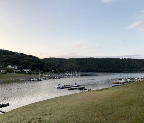 Ausblick auf den Rursee bei Sonnenuntergang, © Rursee-Touristik GmbH