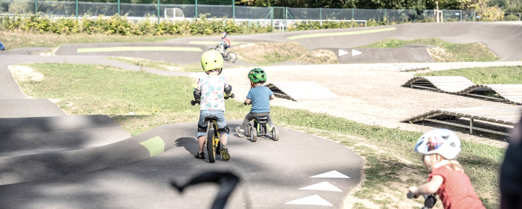 Kinder auf dem Pumptrack, © Eifel Tourismus GmbH, Dennis Stratmann