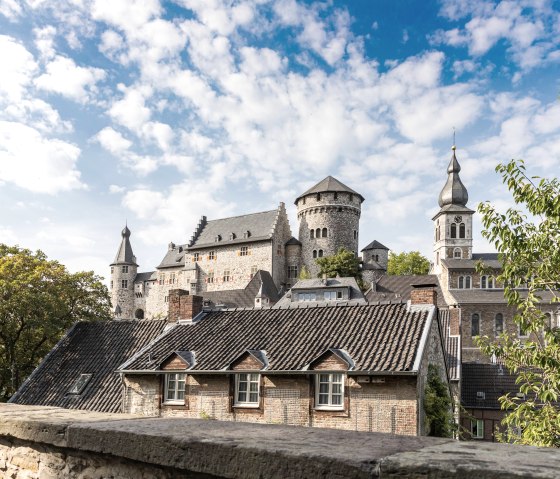 Blick auf die Burg, © Eifel-Tourismus GmbH, AR, shapefruit AG