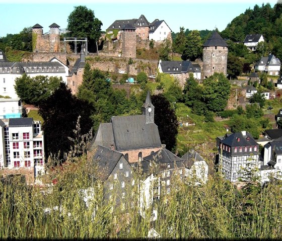 Monschau mit Hotel Graf Rolshausen 02